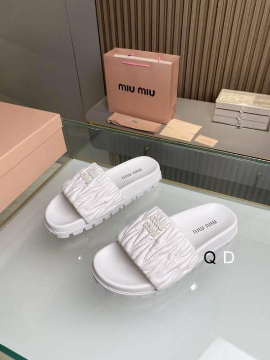 Picture of Miumiu Slippers _SKUMiuMiusz35-403CGDT0301249